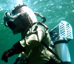 20000 leagues under the sea diving helmet